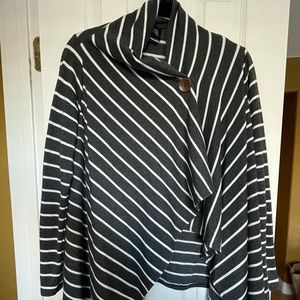 Beautiful jacket poncho mixed style .